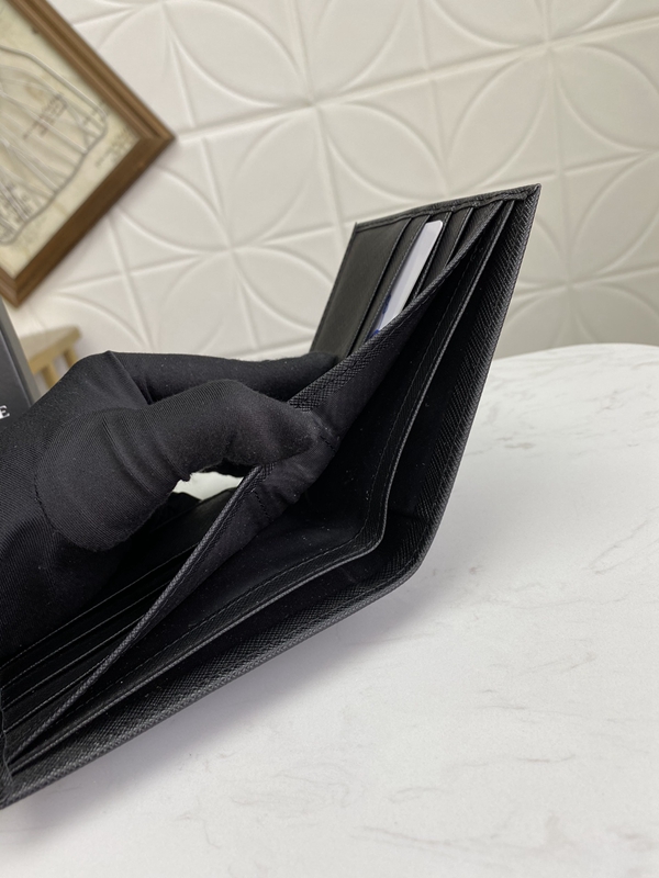 プラダ財布コピー全体デザイン